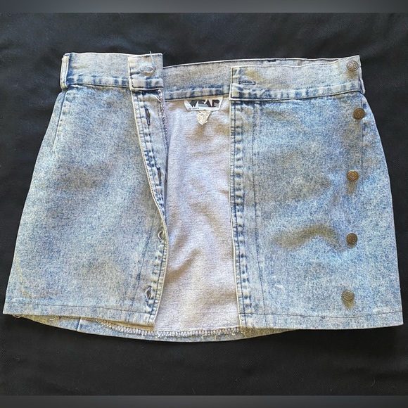 VTG 80’s Acid Washed Denim Button up High Waisted Mini Skirt! USA. Size 7! - Picture 7 of 15